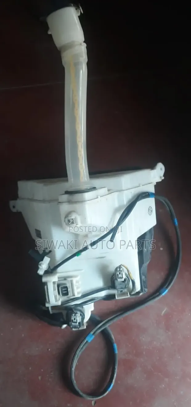 Chupa ya Washer ya Toyota Land Cruiser Prado J150 - 1