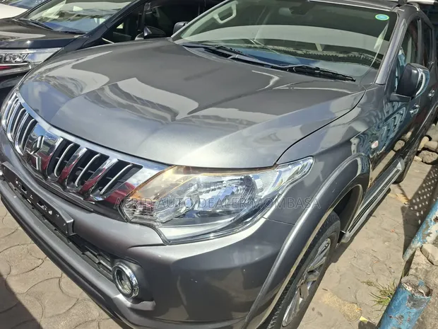 Mitsubishi L200 Double Cab 2.4 181hp 4WD 2018 Gray - 1