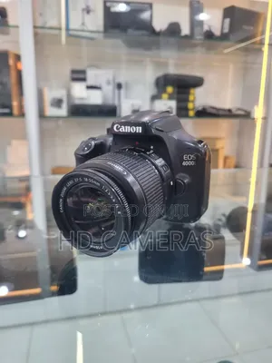 Canon EOS 4000D / T100 Kamera ya DSLR