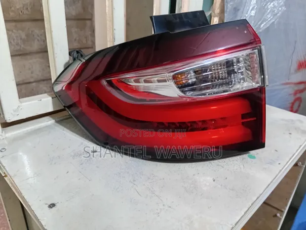 Honda Odyssey Taillight (Used) - 1