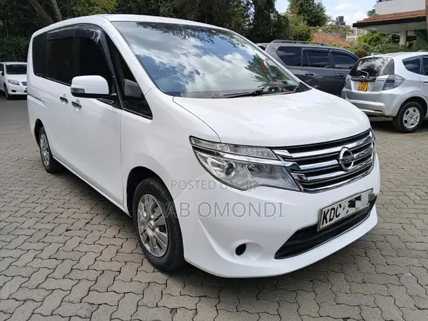 Nissan Serena 2014 Nyeupe - 1