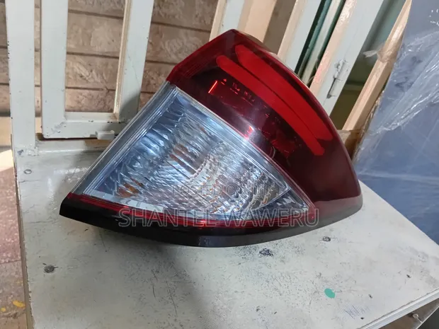 Honda Vezel Taillight (2015) - 1