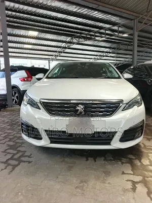 Peugeot 308 2019 Nyeupe