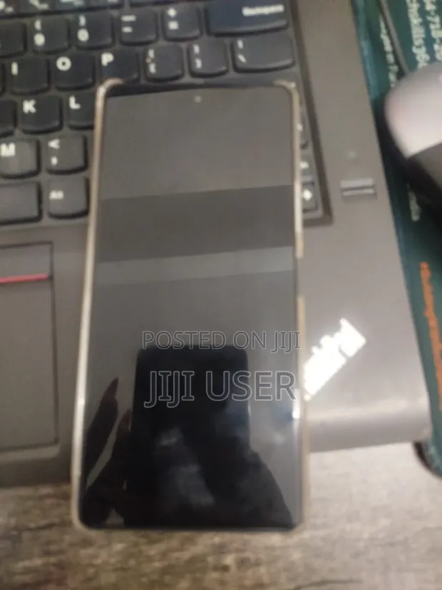 Infinix Note 30 Pro 256GB Nyeupe - 1