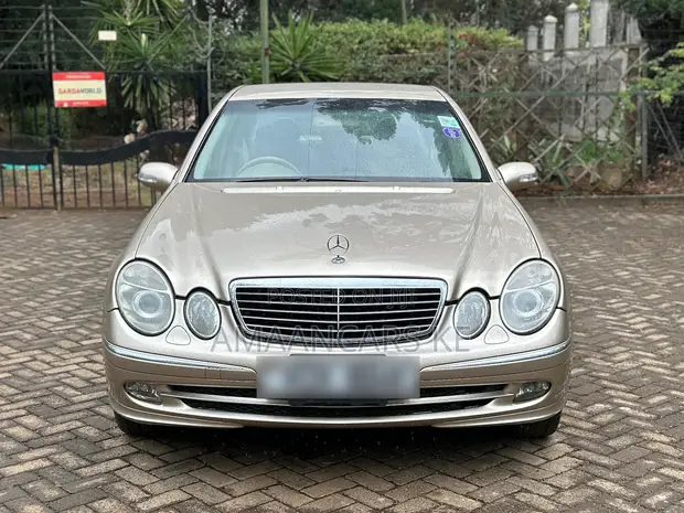 Mercedes-Benz E200 2004 Gold - 1