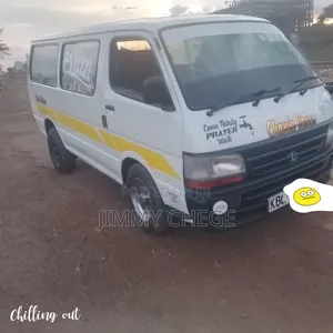 Toyota HiAce 2008 Nyeupe
