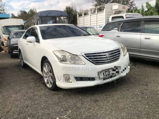 Toyota Crown Royal Saloon 2009 - 1