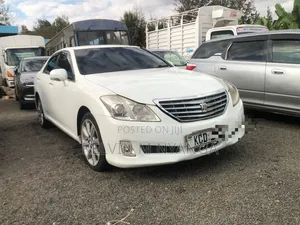 Toyota Crown Royal Saloon 2009