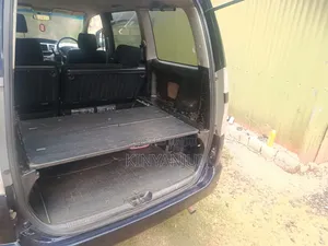 Toyota Voxy 2006 Bluu