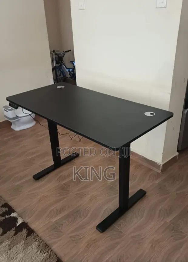 Boss Office Products Electric Height Adjustable Desk - 1