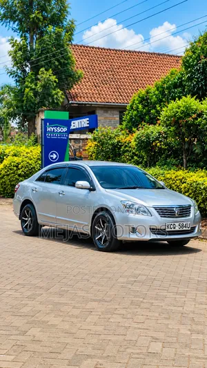Toyota Premio 2012 Nyeupe
