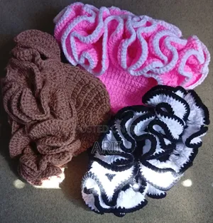 Kofia za Crochet za Ruffle Zilizotengenezwa kwa Mkono na Knotty by TAM