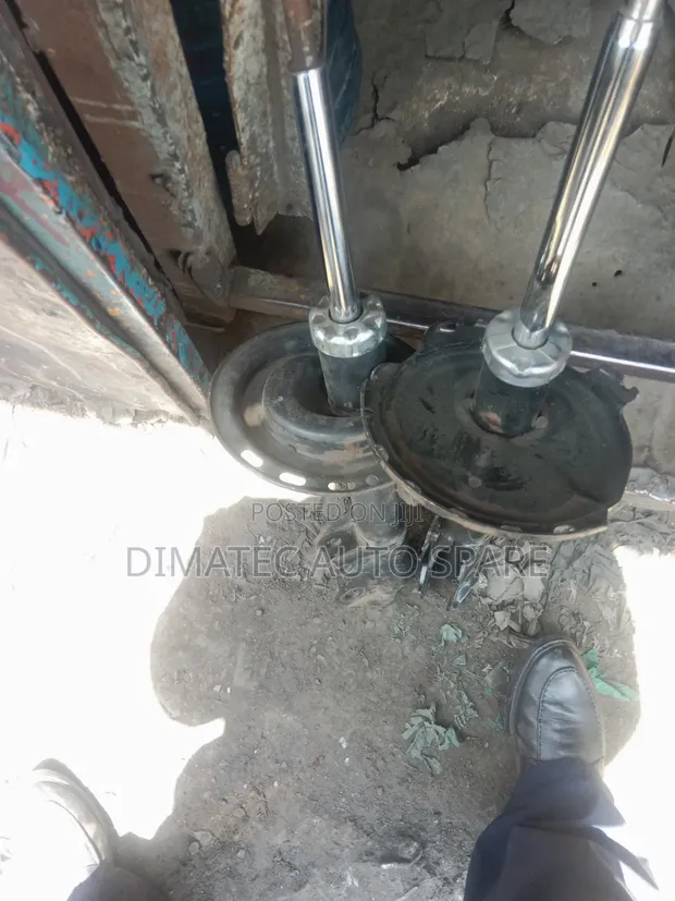 Toyota Harrier Rear Shocks (Used) - 1