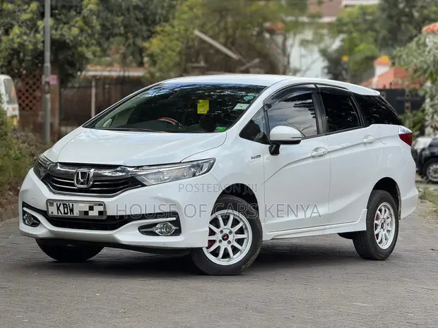 Honda Fit Shuttle Hybrid 2018 Nyeupe - 1
