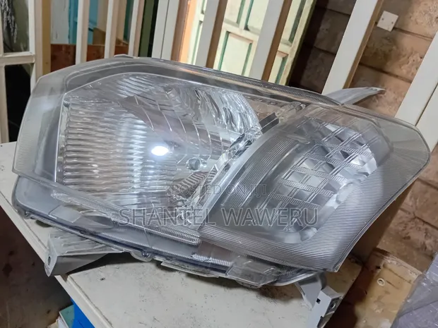 Probox Headlight ya Toyota (Iliyotumika) - 1