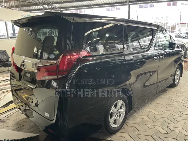 Toyota Alphard 2.5 Petrol FWD 2019 Black - 1