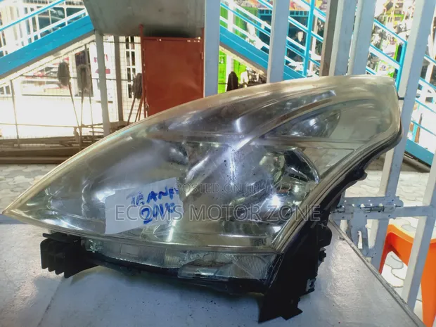 Nissan Teana 2010 Headlight - 1