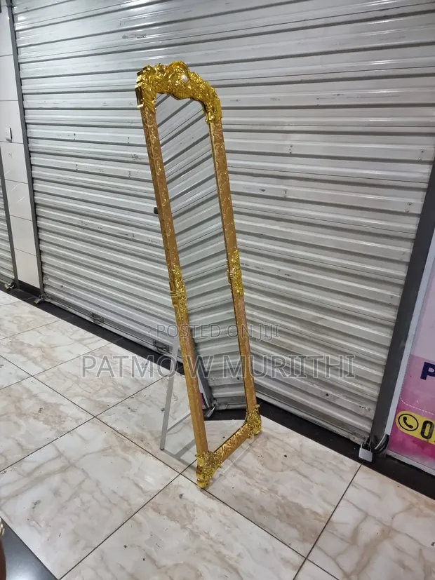 Kioo cha Kuvaa cha Urefu Kamili 165x45cm chenye Msingi wa Dhahabu - 1