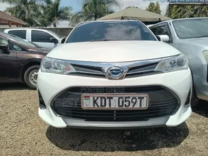 Toyota Corolla Fielder 1.5 Hybrid FWD 2017 Nyeupe