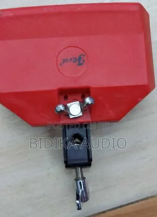 Vibrant Red Plastic Cowbell - Sauti Safi ya Latin - 1