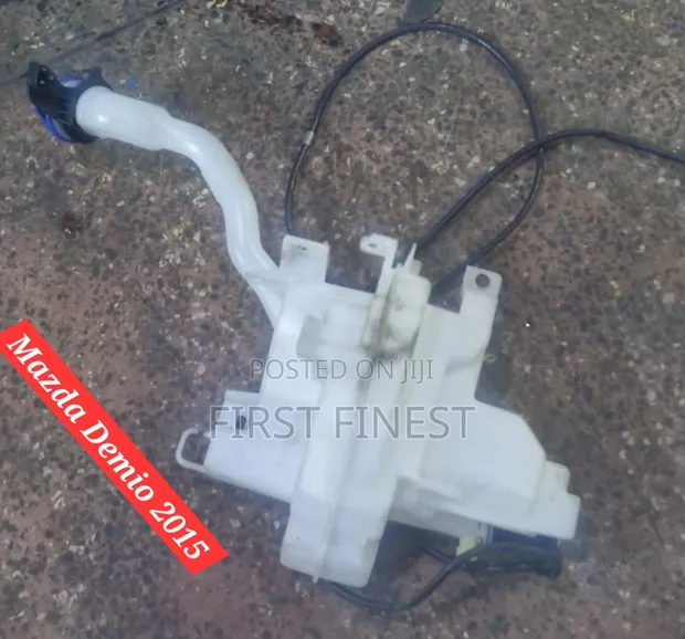 Mazda Demio 2015 Chupa ya Washer - 1