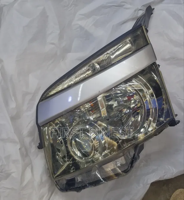Toyota Voxy 2008 Headlights - 1