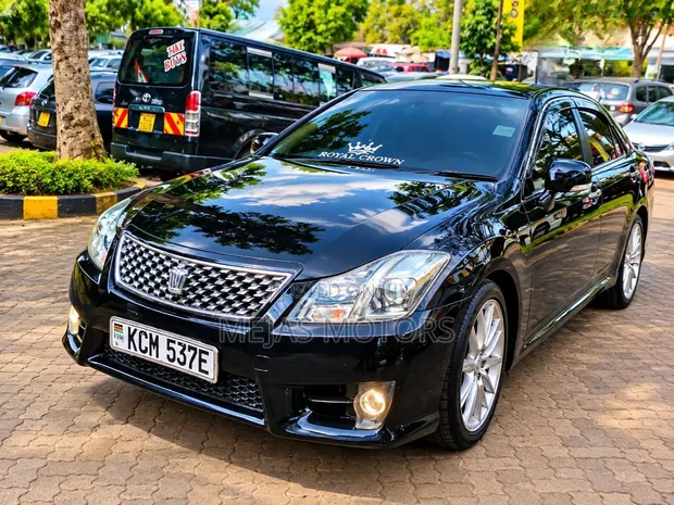 Toyota Crown 2011 Nyeusi - 1
