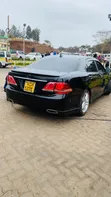 Toyota Crown 2011 Nyeusi - 4