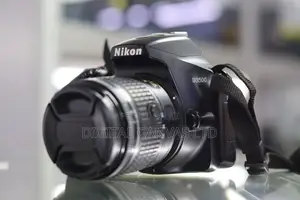 Nikon D3500 DSLR Camera with 18-55mm Lens (Used, UK Import)