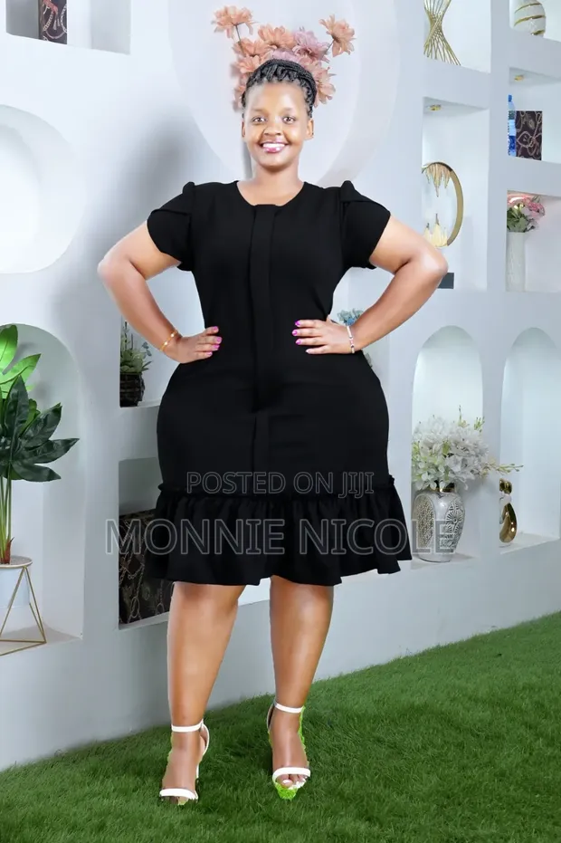 Elegant Ladies Black Shift Dress - 1