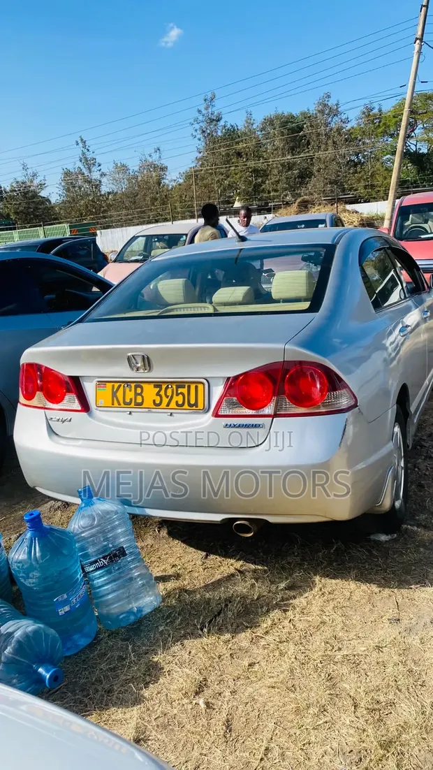 Honda Civic 2010 Silver - 1
