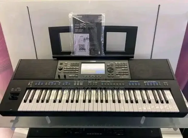 Yamaha PSR-Sx700 Kinanda cha 61-Key Arranger Workstation - 1