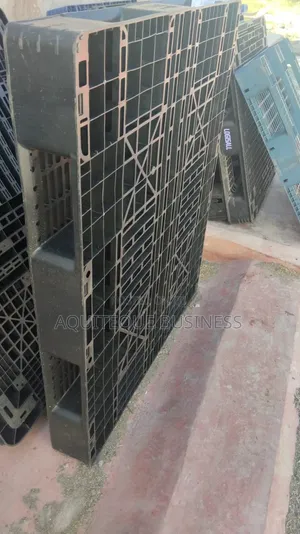 Plastic Pallets 130x110cm