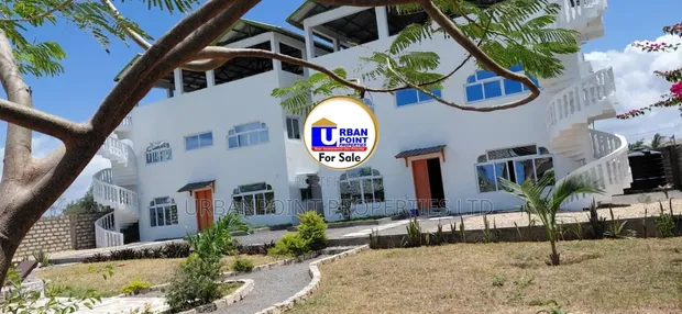 6 Bedroom Villa for Sale in Watamu - 1