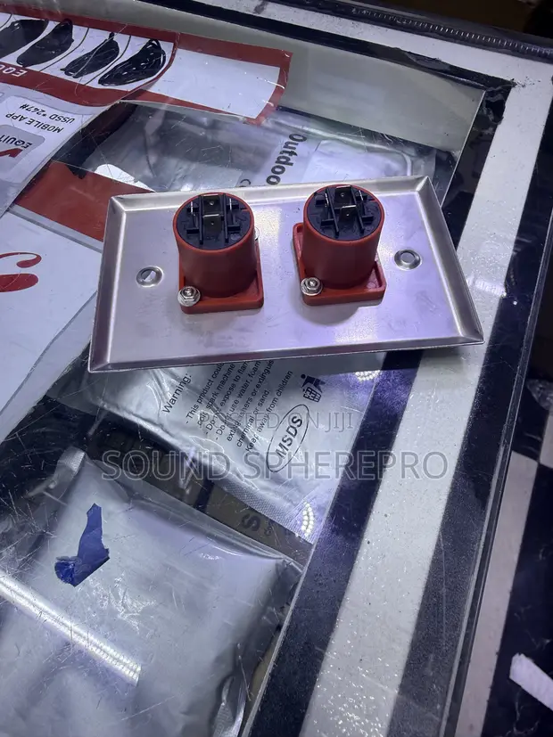 Soundking 2 Way Metallic Connector - 1