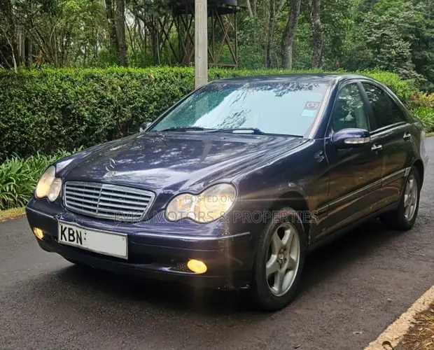 Mercedes-Benz C200 2003 Black - 1