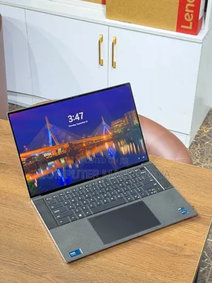 New Dell XPS 15 9520 Laptop - Intel Core i7, 16GB RAM, 512GB SSD