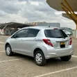 Toyota Vitz 2015 Nyeupe - 2