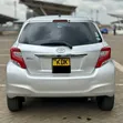 Toyota Vitz 2015 Nyeupe - 4