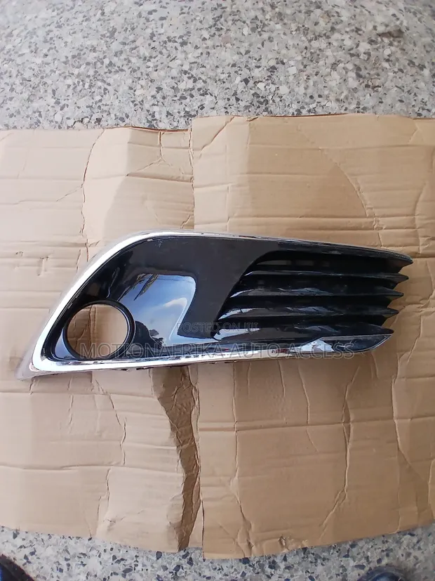 Toyota Auris 2018 Fog Cover - 1