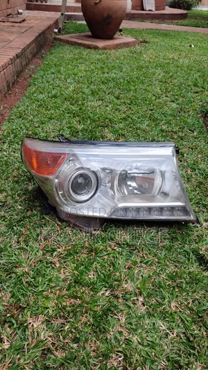 2016 Toyota Land Cruiser LC300 Headlights & Rear Lights