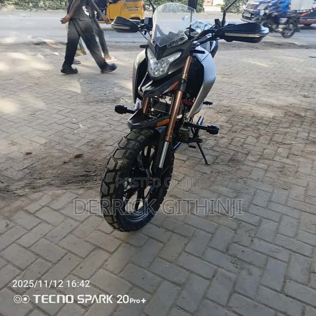 Regal Raptor Daytona 250S 2025 Nyeusi - 1