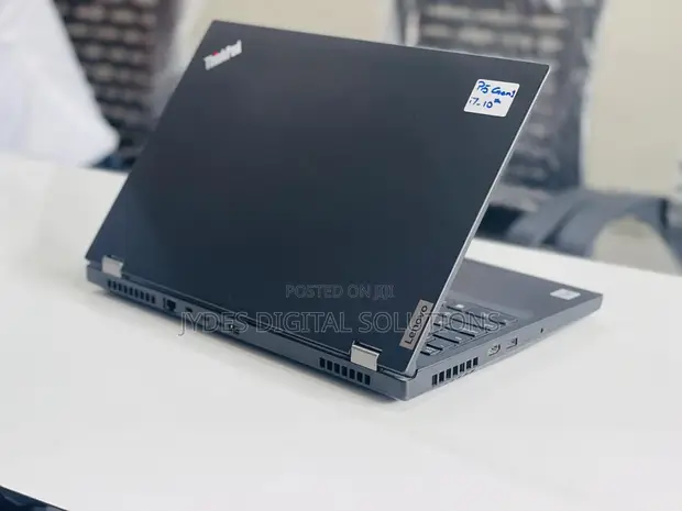 Lenovo ThinkPad P15s Laptop (i7, 16GB RAM, 512GB SSD) - 1