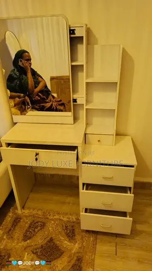 Jedwali la Kujipodoza na Kioo, Droo, Rafu, na Kiti