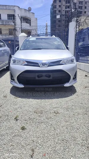 Toyota Corolla Fielder 2019 Nyeupe