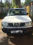 Nissan Hardbody 2005 Nyeupe - 3