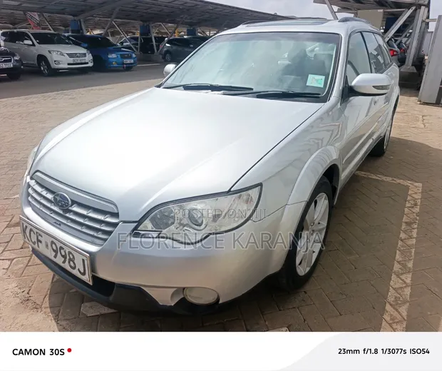 Subaru Outback 2008 Nyeupe - 1