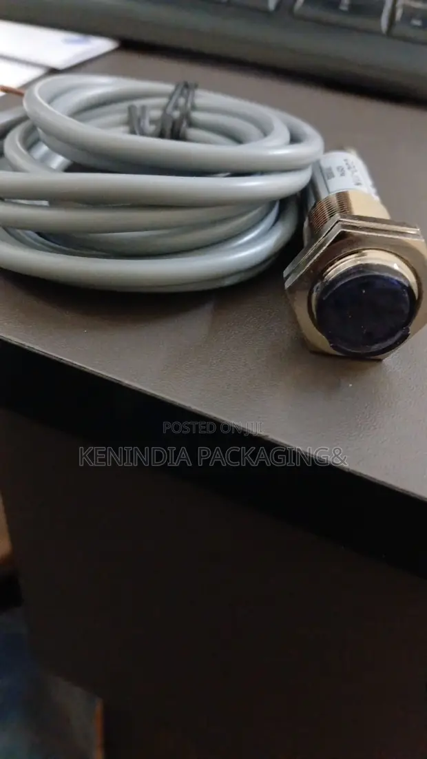 Chint CDD-11N Cylindrical Photoelectric Sensor - M18 - 1