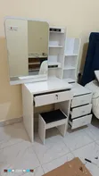 Jedwali la Kutengeneza na Kioo, Droo, Rafu, na Kiti - 2