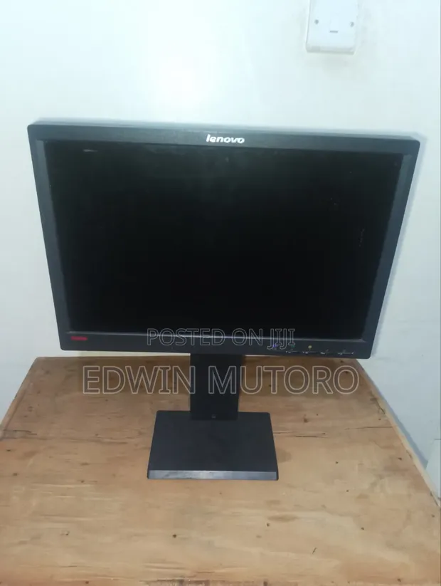 Lenovo Thinkvision 17 Inch Monitor - 1